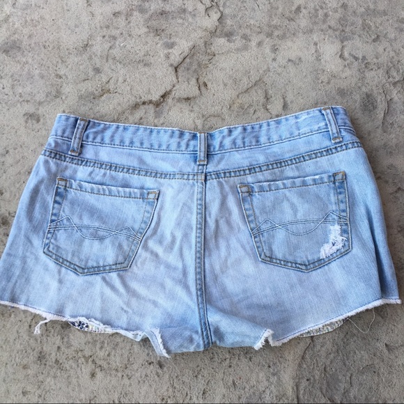 Mossimo distressed denim shorts - Picture 3 of 3